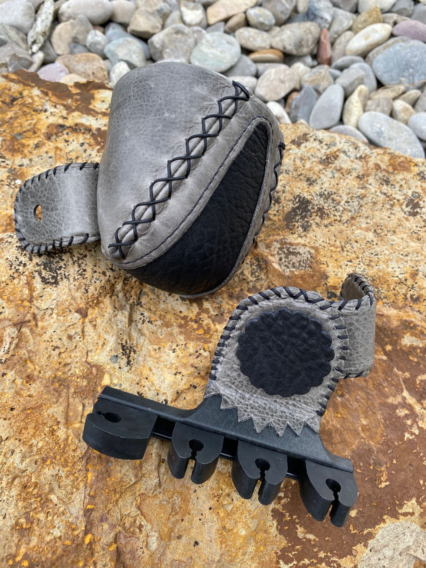 Two-Point Small Fry Two Tone Bow Quiver (4 arrow)