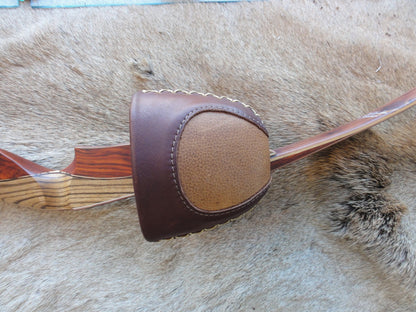 Two-Point Bolt on Two Tone Bow Quiver (6 arrow)